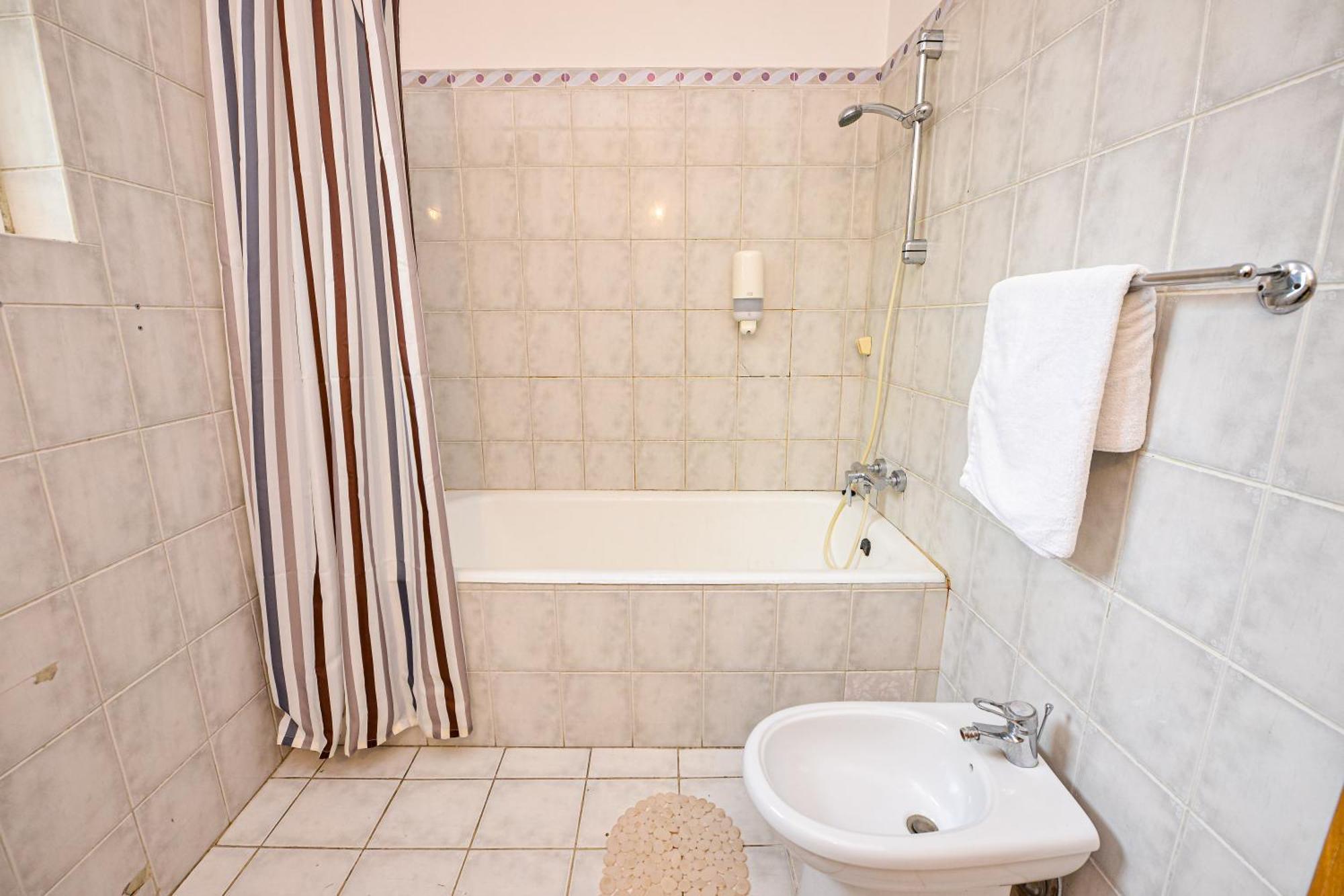 The Lincoln Suites - Central Shabbat Friendly Apartments Bucareste Exterior foto